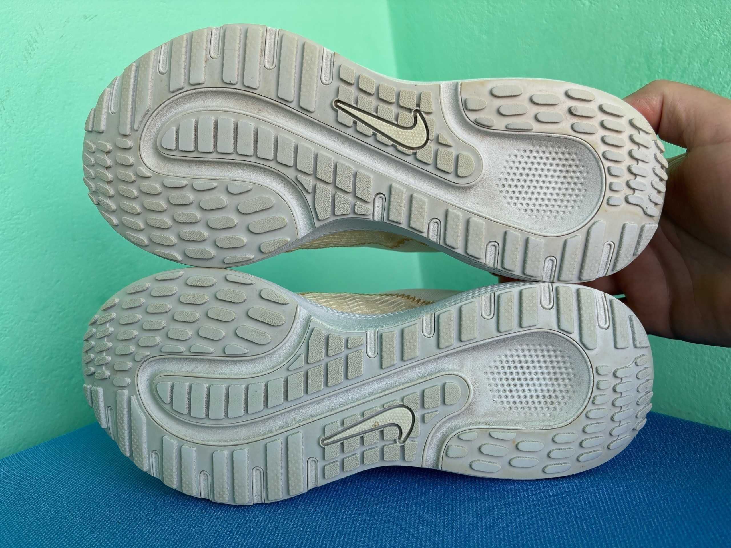 Кросівки Nike React Escape Run