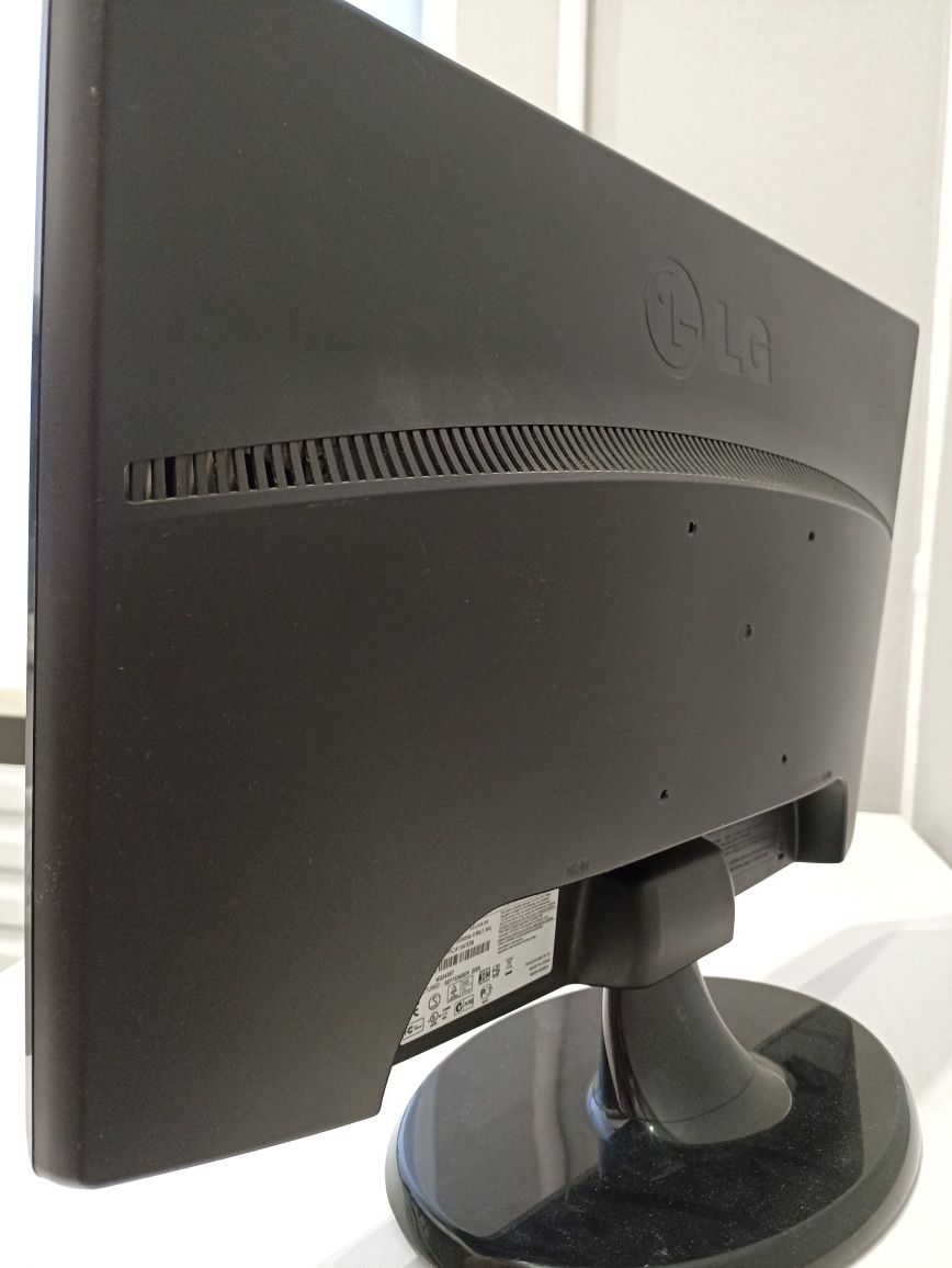 Монитор 22" дюйма LG FullHD VGA монітор 22
