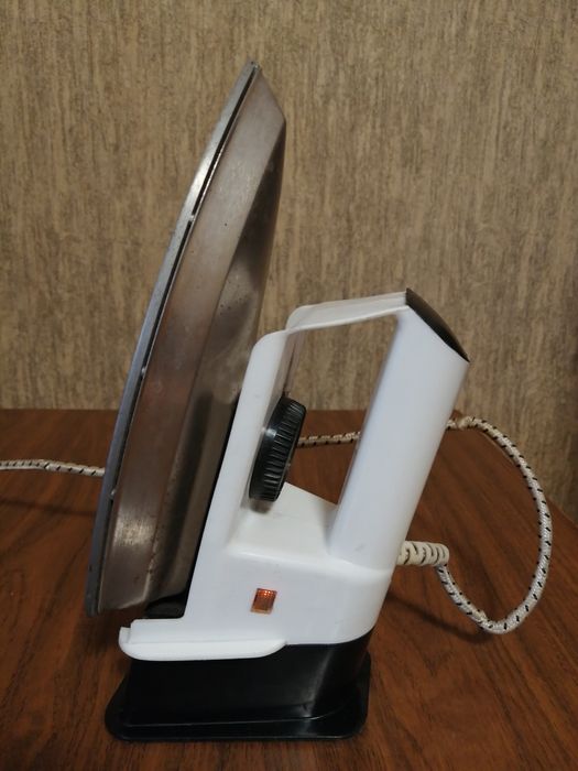 Продам рабочий утюг б /у