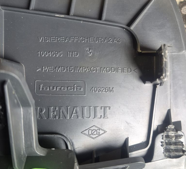 Козирок для магнітоли на Рено Меган 3