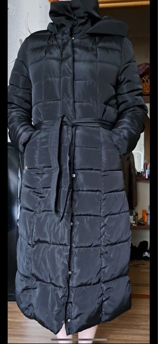 Пальто-пуховик з капюшоном під пояс . Є ТОРГ