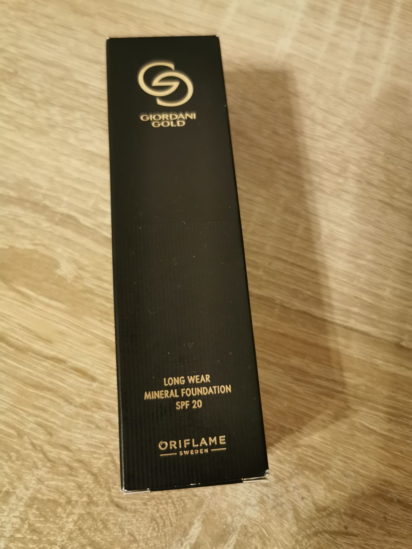 Podkład mineralny Giordani Gold od Oriflame. Soft Sand ost.szt.