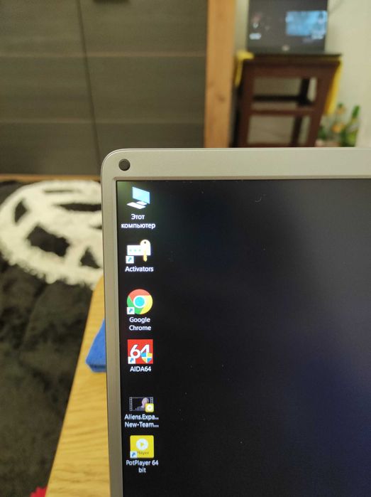 Ноутбук ECOHERO 15.6 FHD IPS/i3-5005/12ГБ DDR3/SSD 60GB/бат.2-3 години