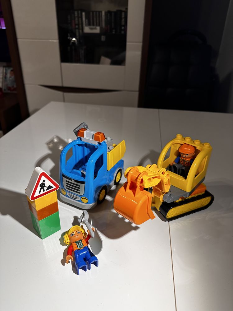 Zestaw klocków Lego duplo ciężarówka i koparka nr 10812