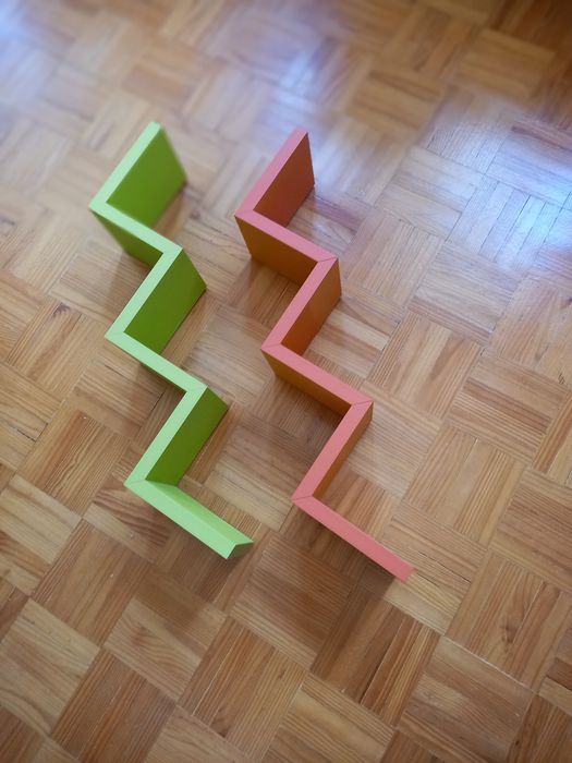 2 Prateleiras de quarto de criança