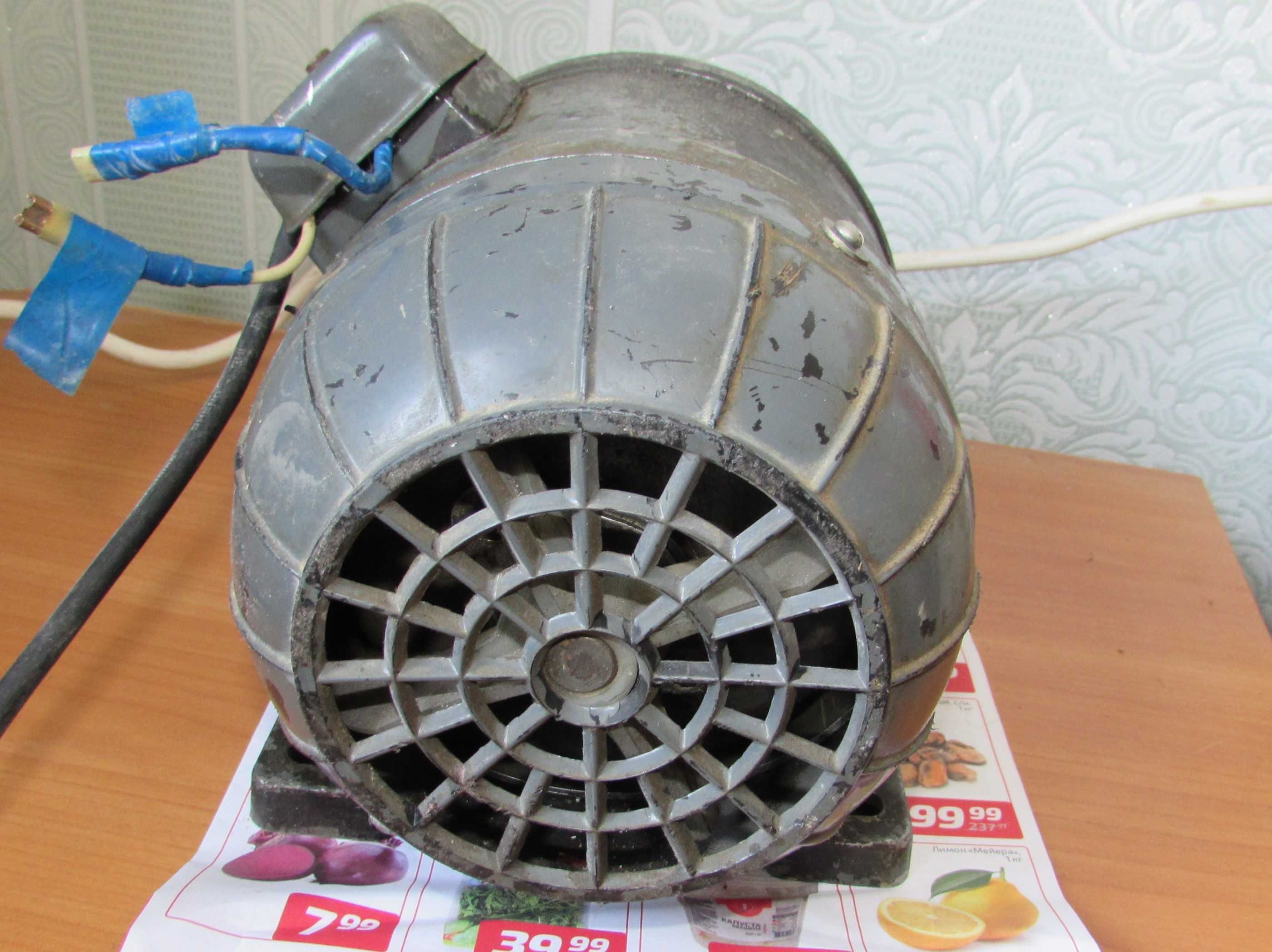 Електродвигун СССР  тип АОЛ. 1400 обертів 270 Вт