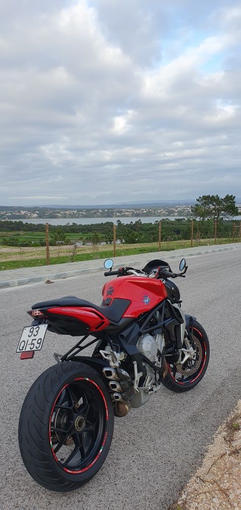 Mv Agusta Brutale 675