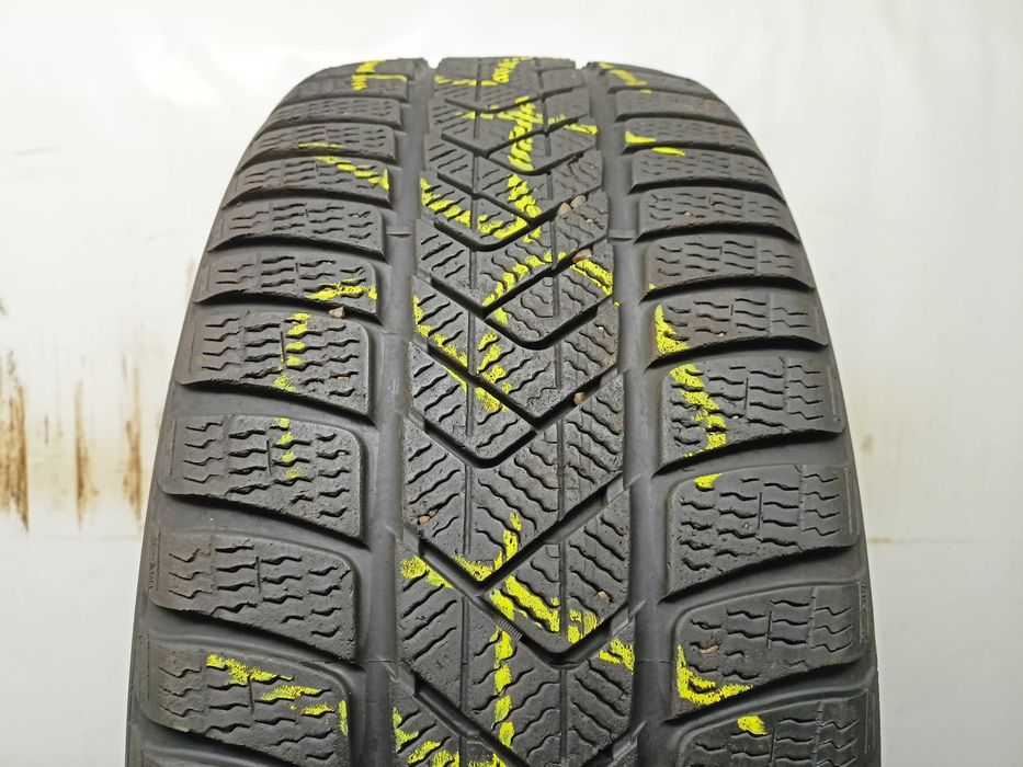 Pirelli SottoZero 3 235/45/18 2020r. 98V 6,4mm (4345)