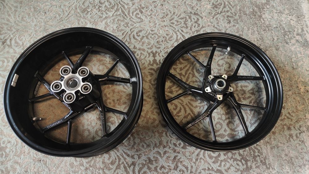 Felgi felgę Ducati Panigale V4 2025