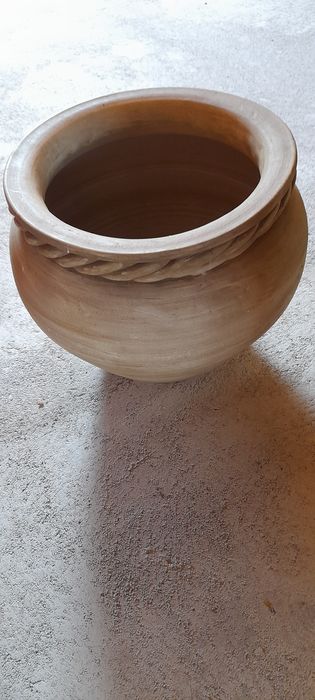 Floreiras grandes cor castanho