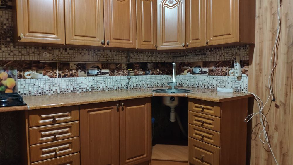 Квартира 3-х кімнатна, меблірована, с битовою технікою