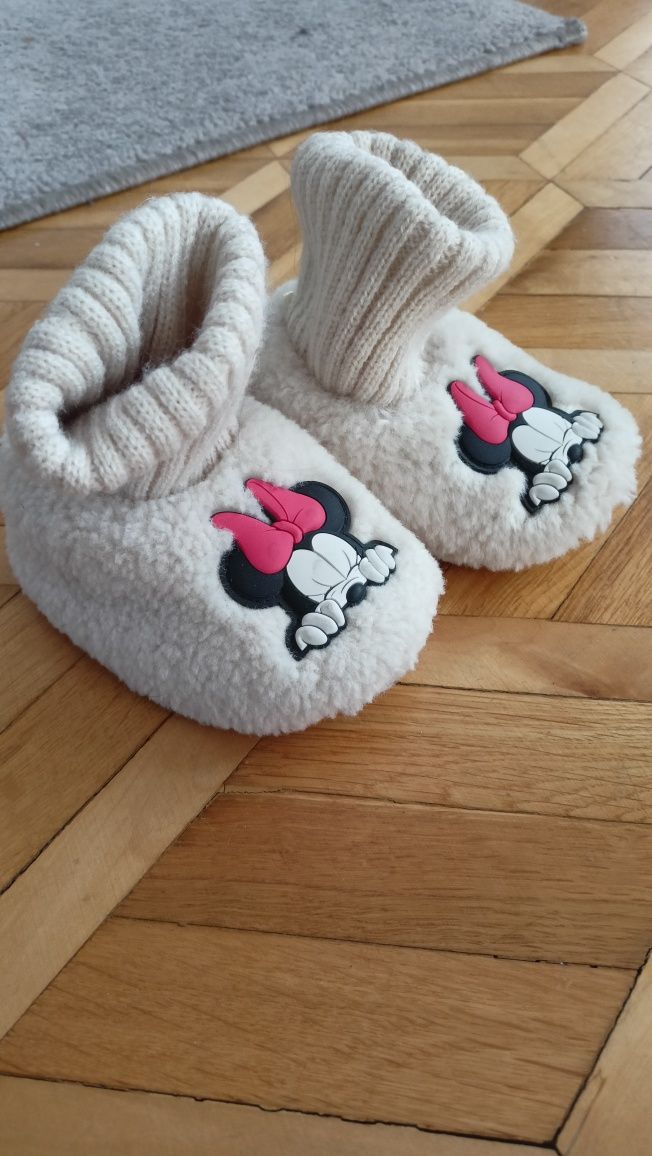 Kapcie, bambosze Zara Mickey r.20/21