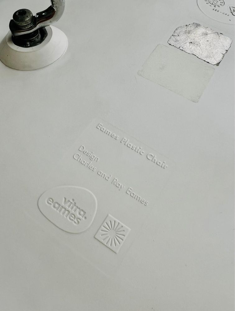 Cadeira branca icónica DSR para Vitra - Eames