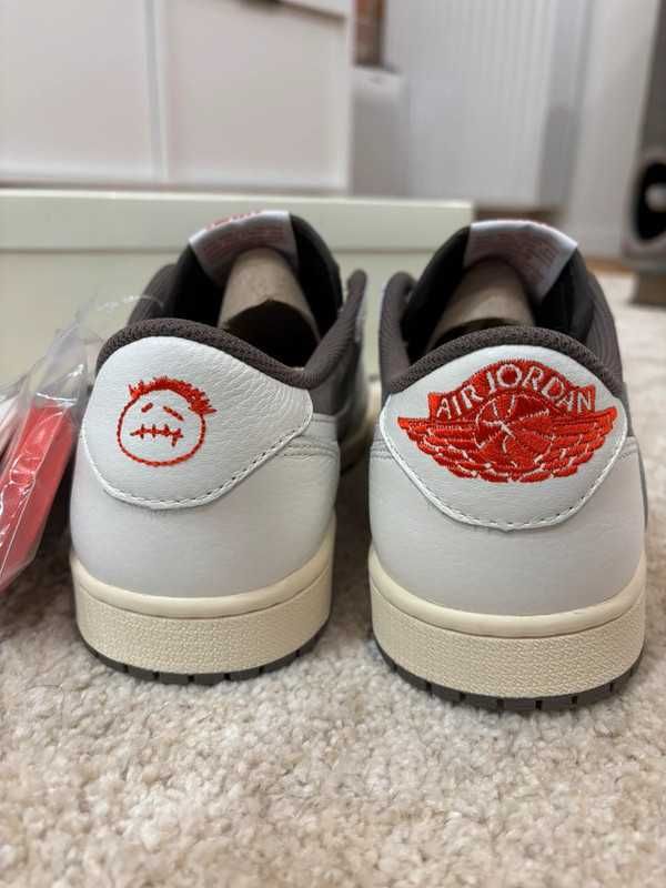 Jordan 1 Retro Low OG SP Travis Scott Reverse Mocha  42