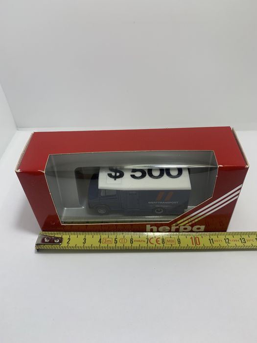 Miniatura Mercedes da Herpa escala H0 1/87