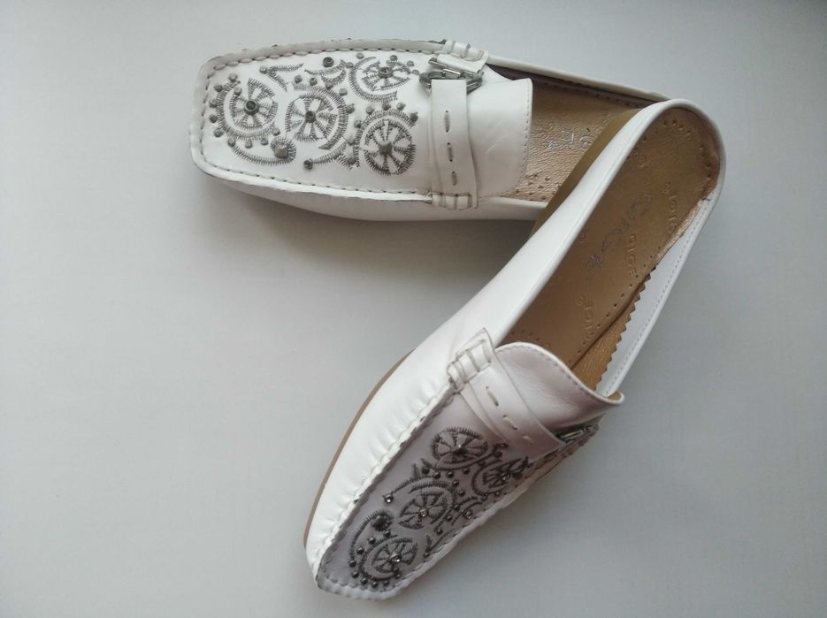 Шлепанцы женские с вышивкой