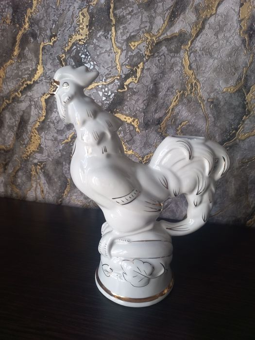 Статуетки    штофи