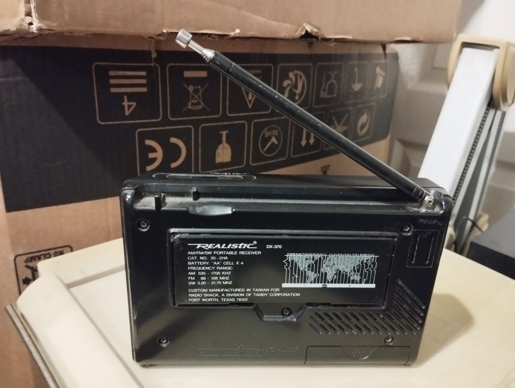 Радиоприемник Realistic DX-370