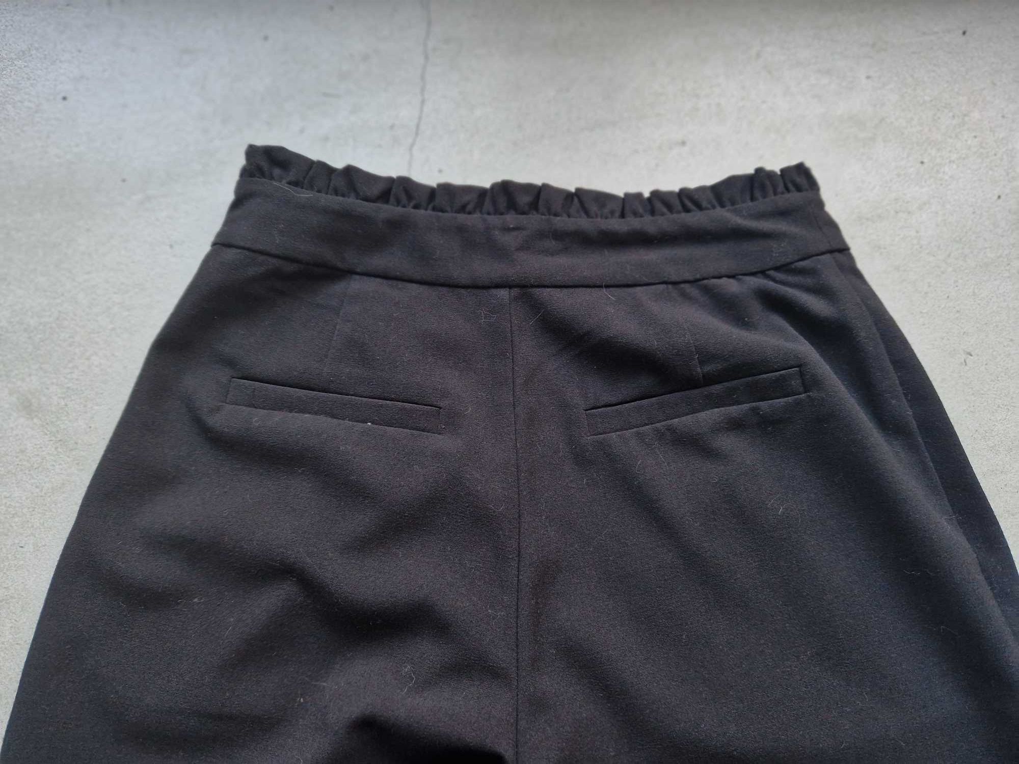 Czarne spodnie z wysokim stanem marki Only 34 XS