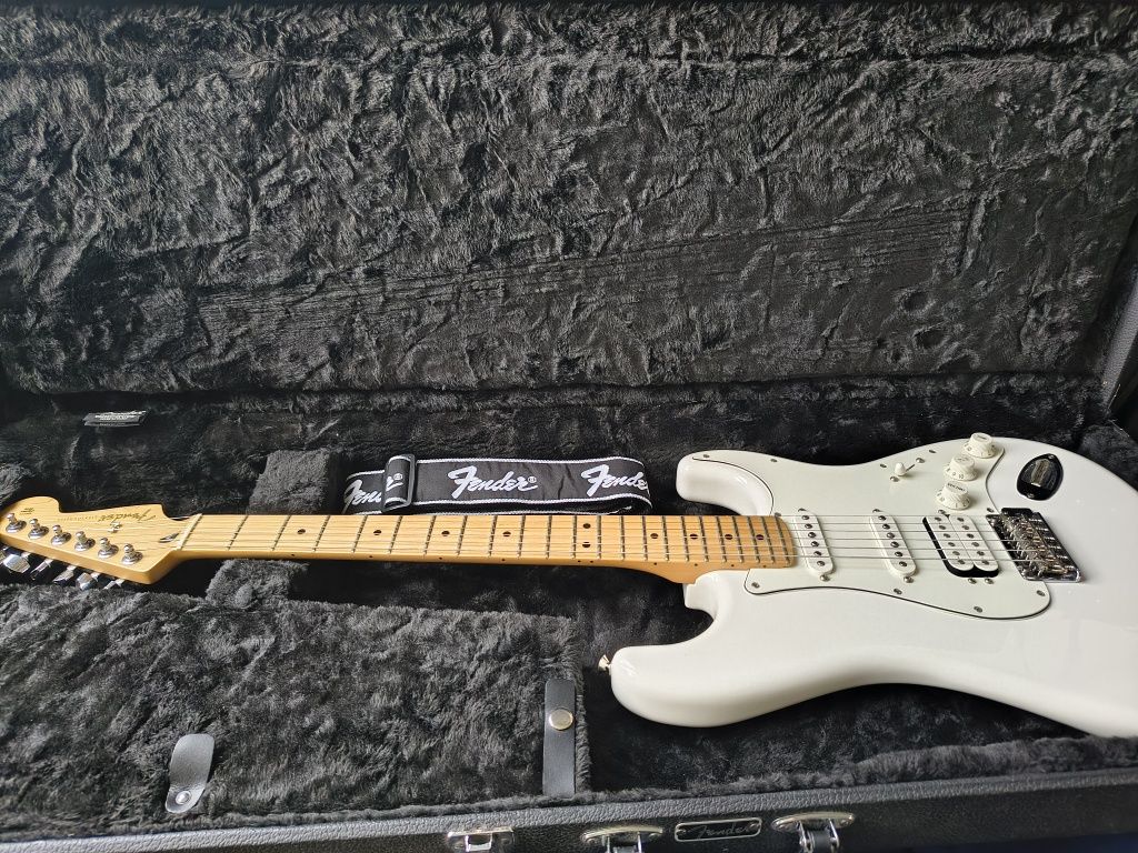 Fender Stratocaster Player + Case + Pasek + Kabel (Fender)