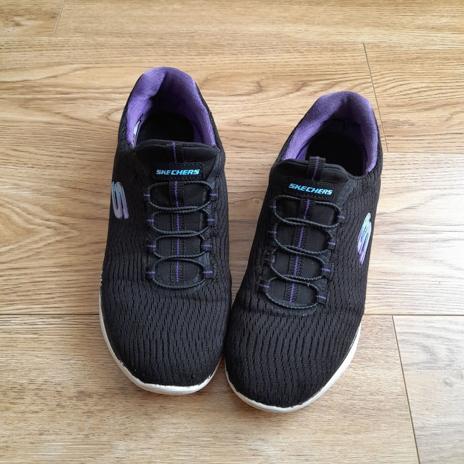 Кросівки жіночі Skechers 37р. устілка 24см. Ідеальний стан.