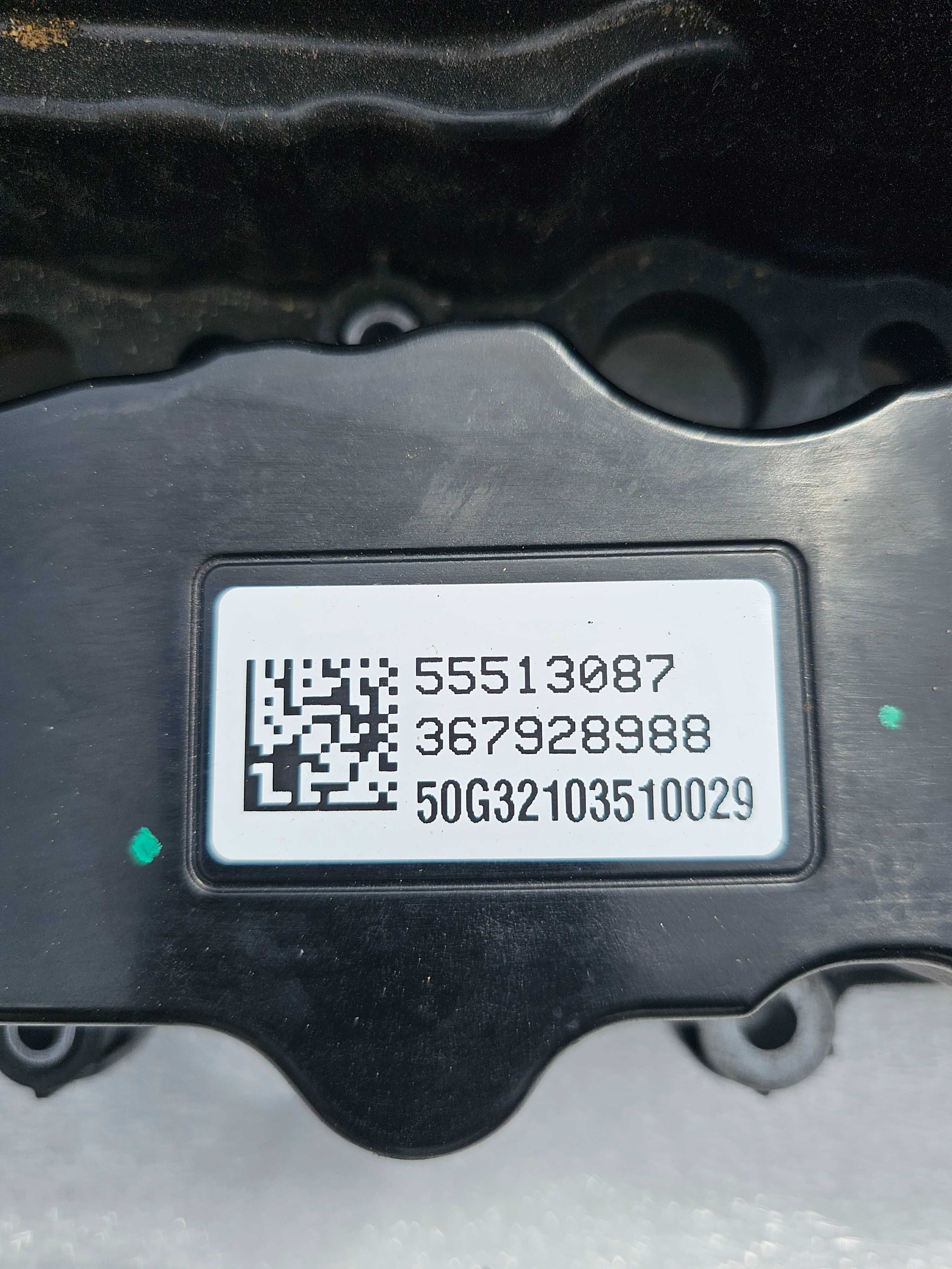 Dekiel Pokrywa Zaworów Opel Insignia B 2.0 CDTI Kod Silnika LSQ