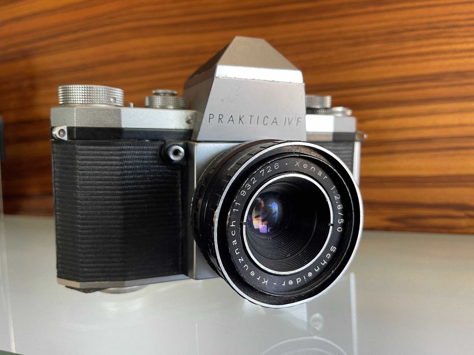 Câmara  Antiga – Praktica  com Objetiva Schneider-Kreuznach Xenar 50mm