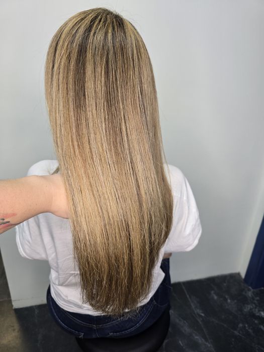 Перукар-колорист  послуги