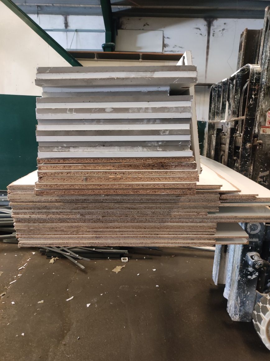 Lote de portas laminadas e placas de contraplacado 9mm