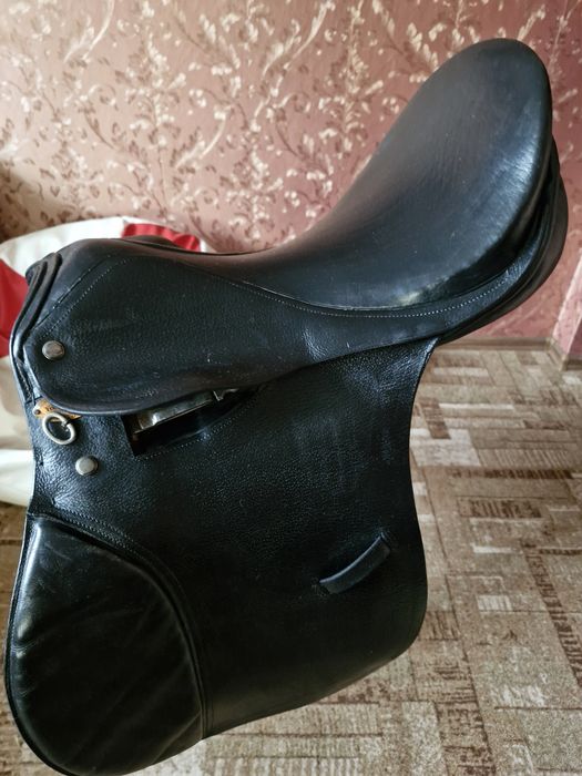 Siodło Young Rider wszechstronne o profilu skokowym