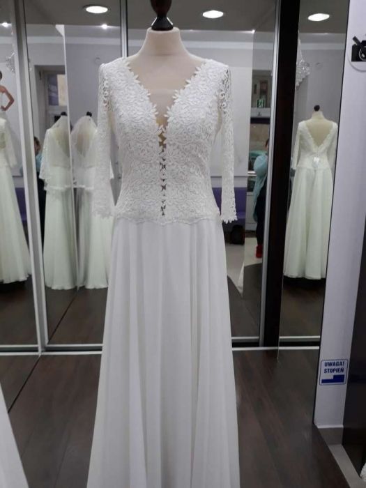 Suknia ślubna ekspozycja muslinowa