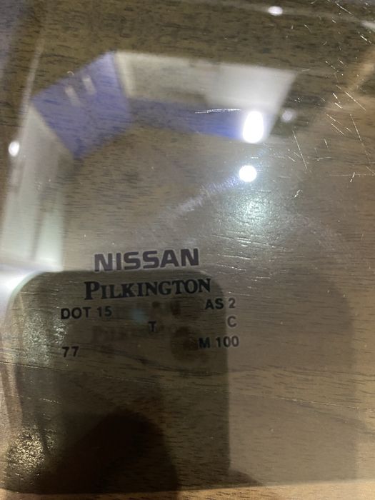 Продам стекло передние правое нисан лиф 2-го поколения