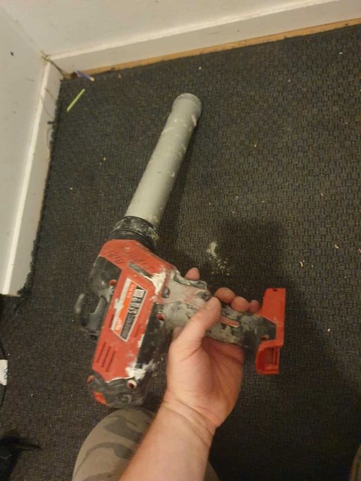 Akumulatorowy Pistolet do klejenia Milwaukee C18 PCG sprawny