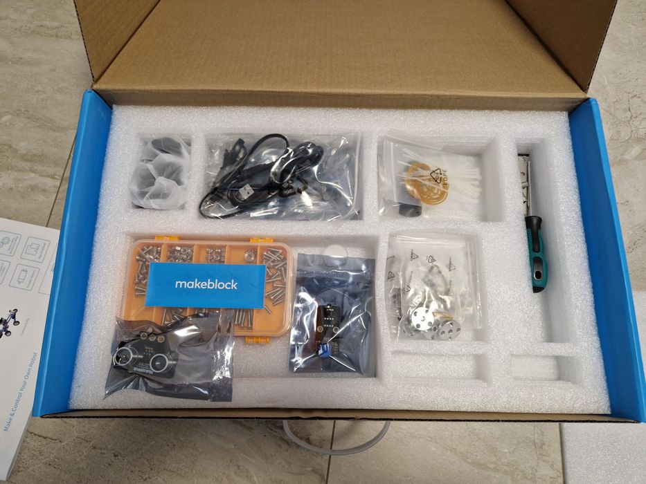 Robot edukacyjny MakeBlock Ultimate 10in1 Robot Kit 2.0