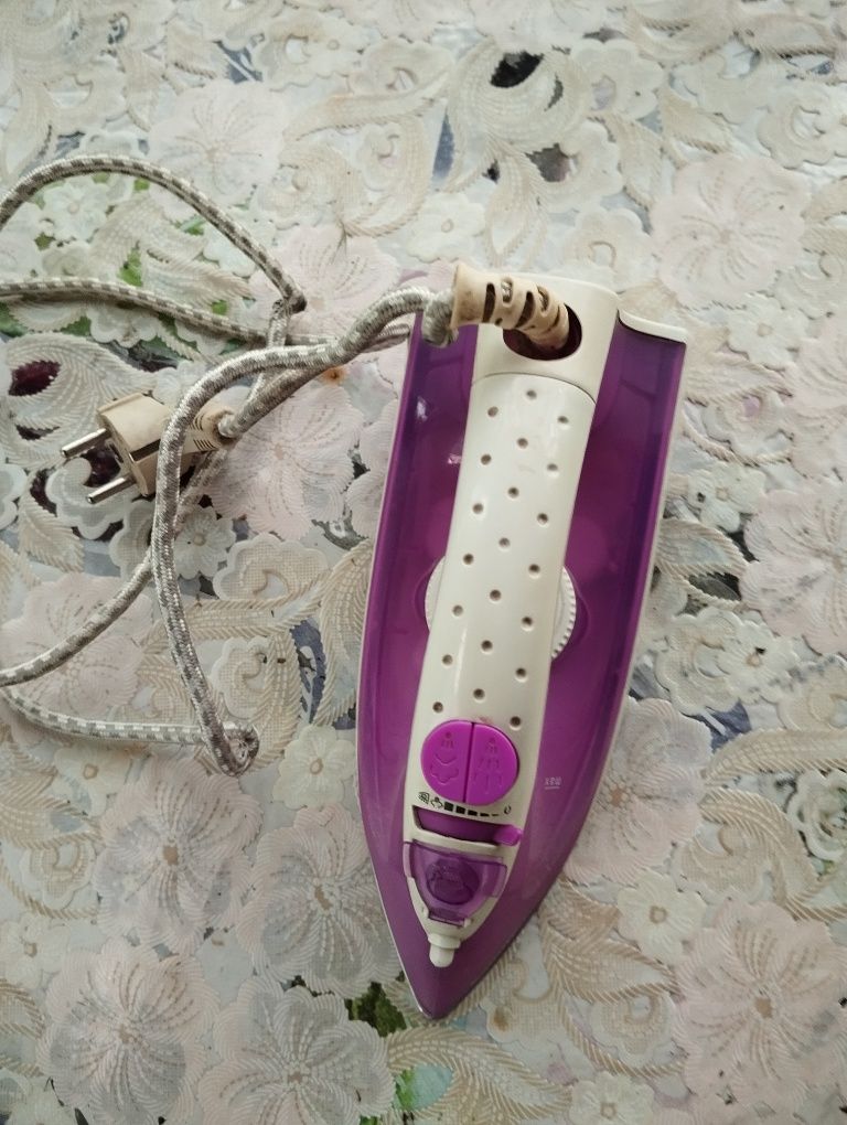 Утюг Saturn Agatone