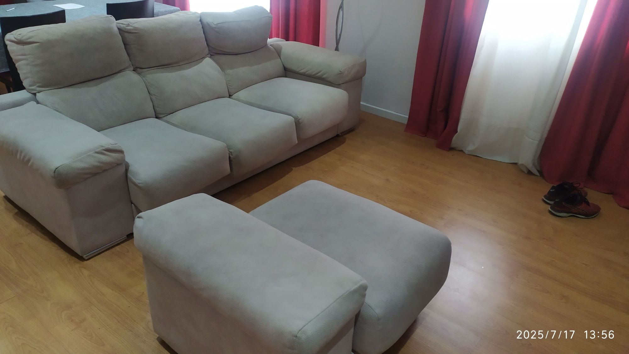 Sofá 3 lugares com chaise long reversível
