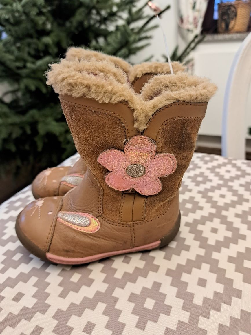 Skórzane kozaki clarks 20