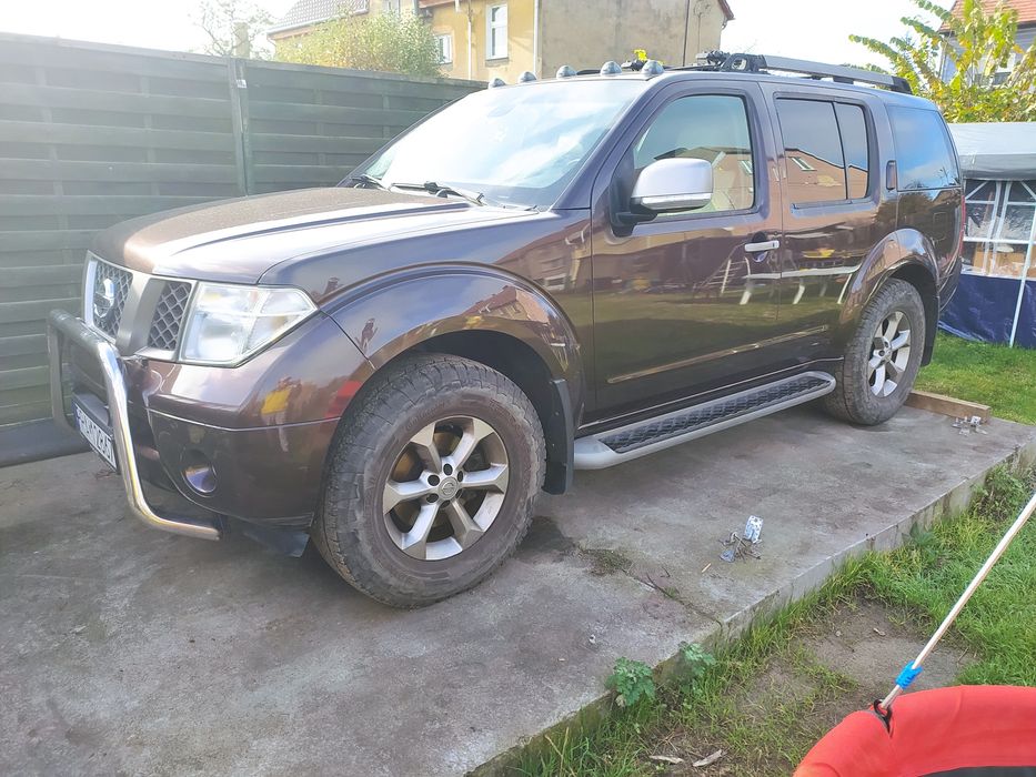 Nissan pathfinder 2.5d 4×4