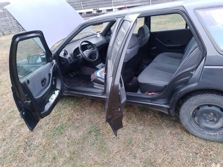 Продам терміново Пежо 405