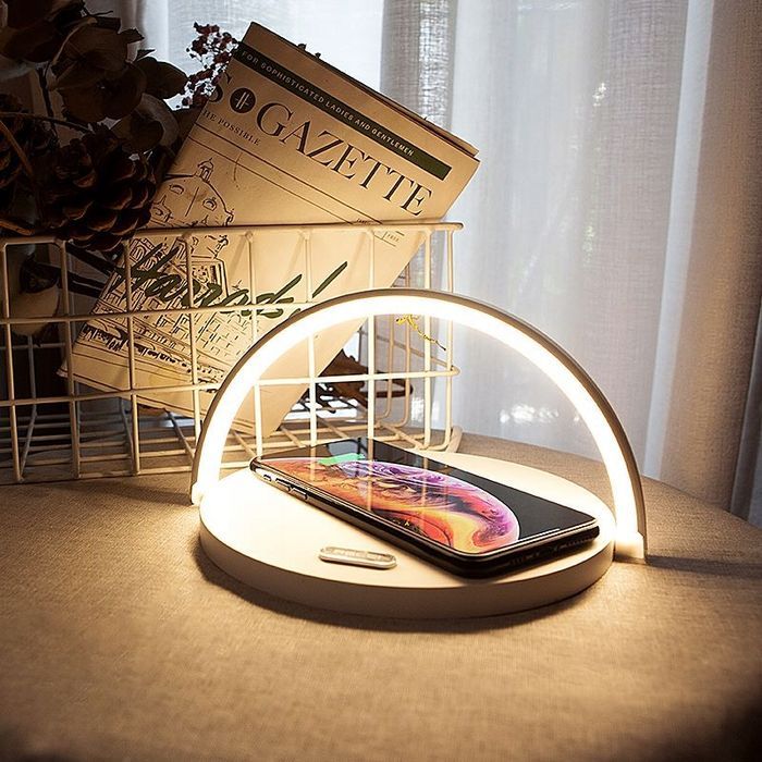 Lampka Led Z Ładowarka Indukcyjna 10W Qi Z Uchwytem Na Biurko Szafkę
