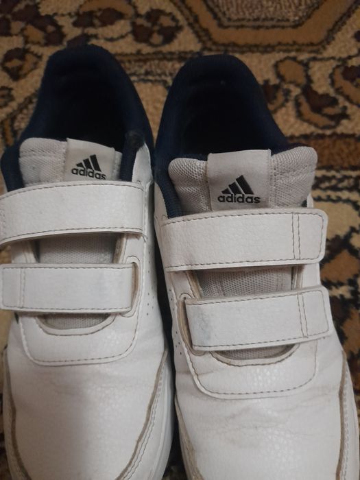 Кросівки в гарному стані