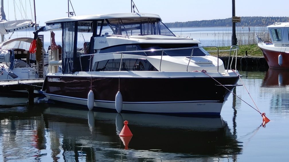 Jacht houseboat Calipso23 Lux czarter Giżycko Mazury