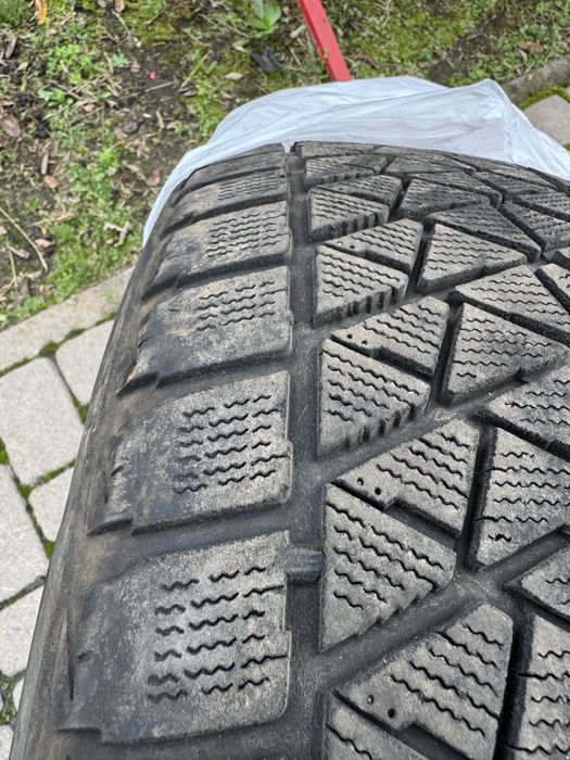 Bridgestone Blizzak 235 55 18  Б/У