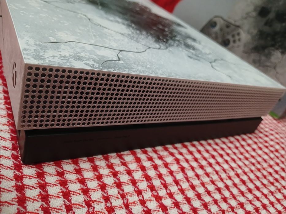Приставка Xbox one X 4k.