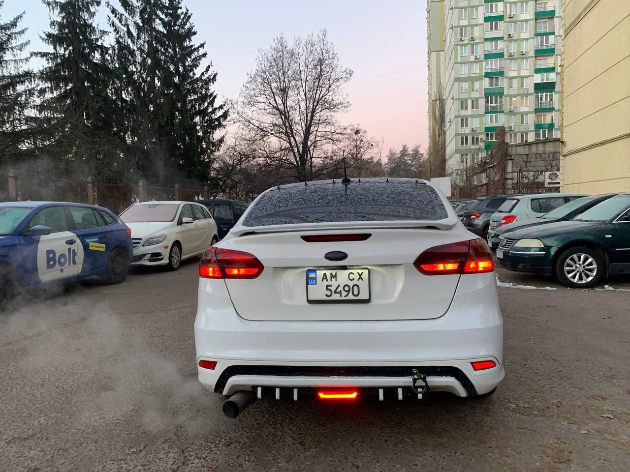 Продам машину ford