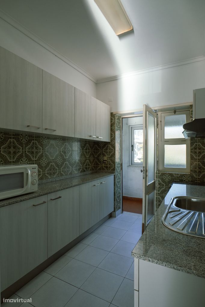 Apartamento T1 com duas varandas, mobilado, Bairro Gulbenkian, Aveiro