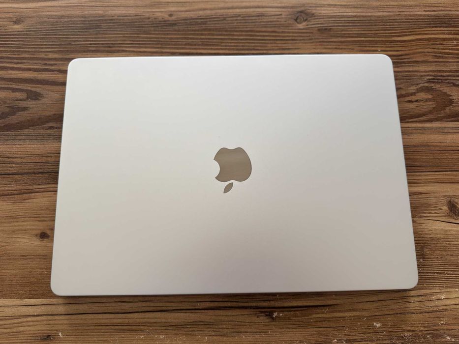 Macbook Air 15" M2 2023 8/256 stan idealny