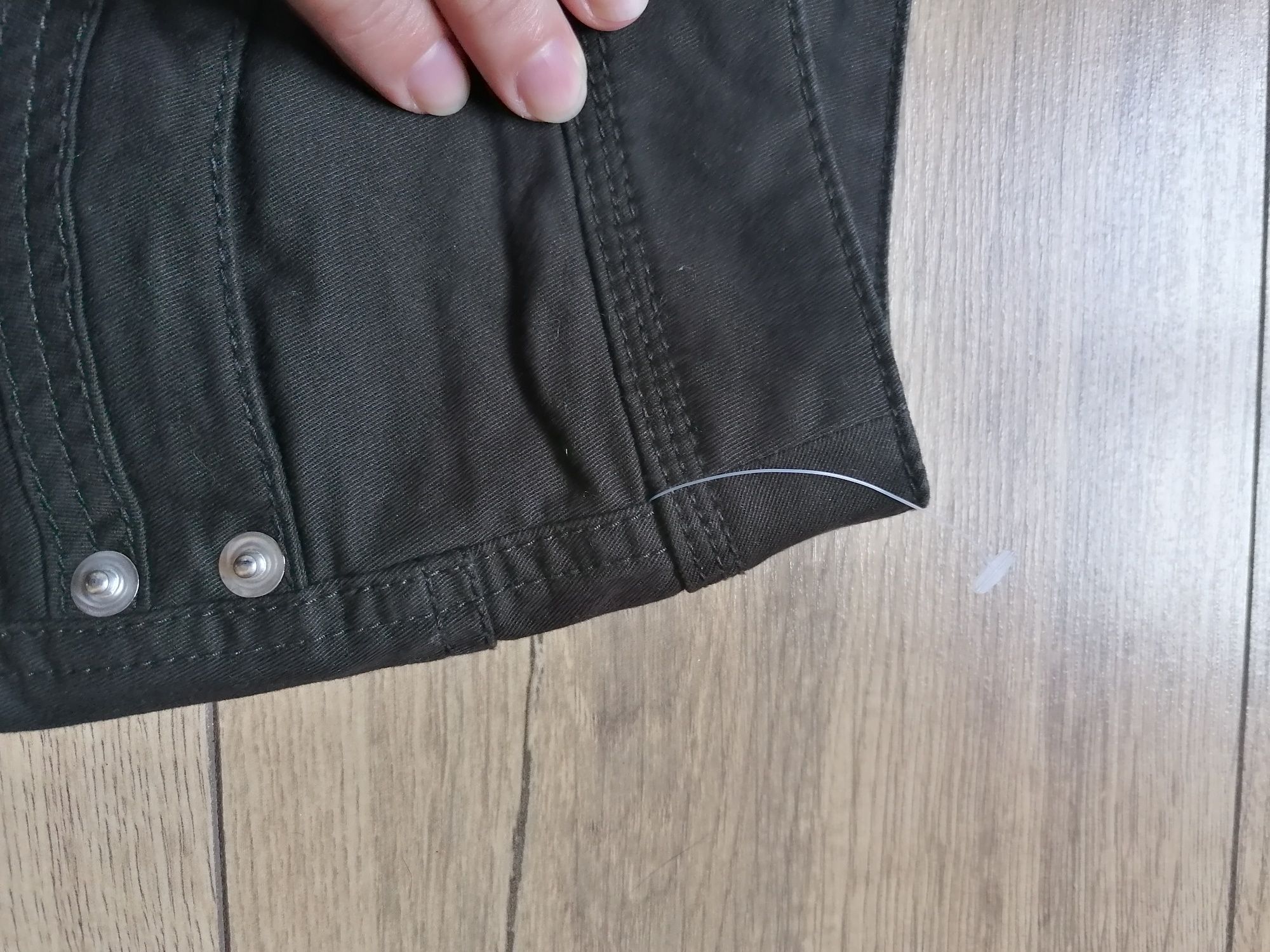 Spodnie firmy Basic line casual Wear