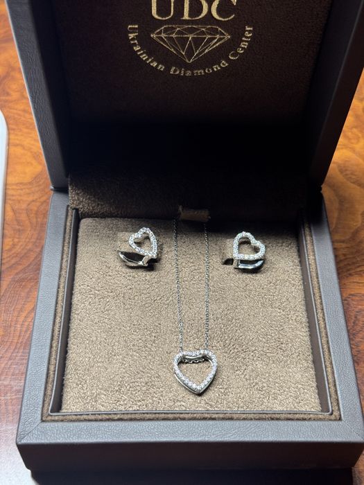 Комплект із білого золота з діамантами