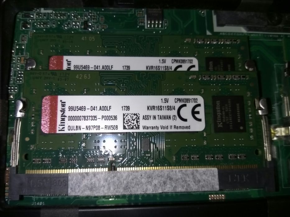 1 x Memoria RAM Kingston KVR16S11S8/4